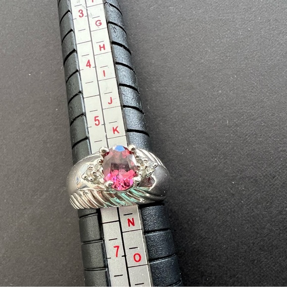 Oval light pink tourmaline with 6 round cut diamond 10k white gold ring . - Picture 5 of 8